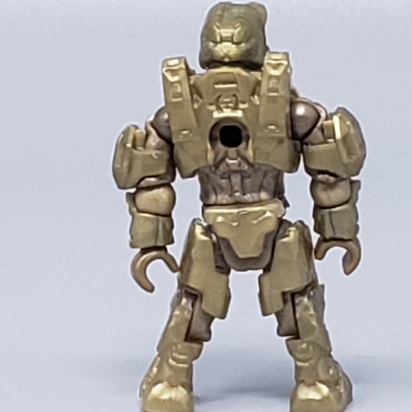 Mega Construx Halo Gold Master Chief Mini-Action Figure - Picture 3 of 8